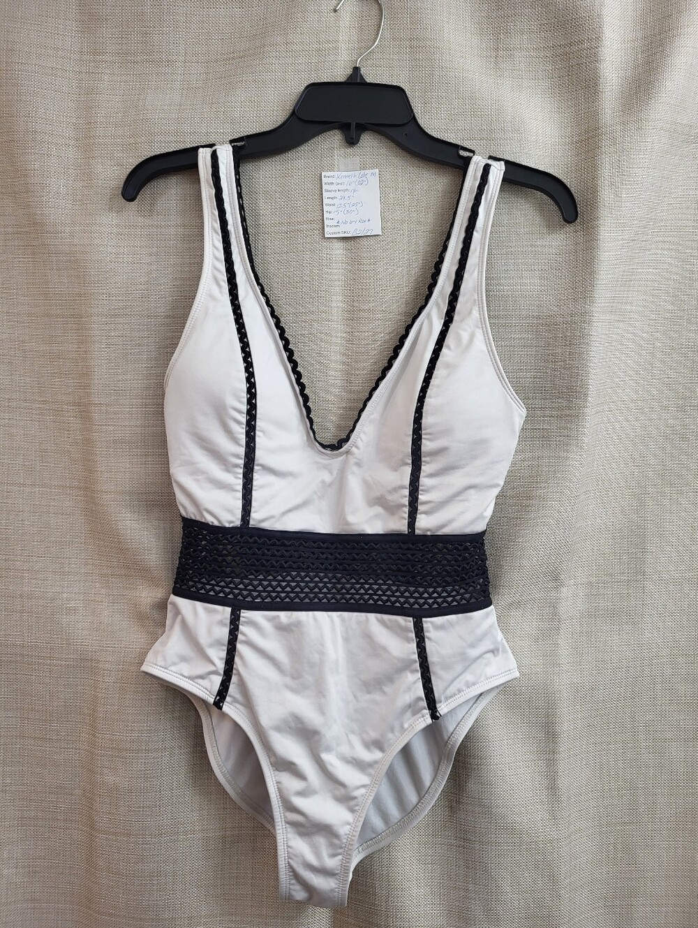 Kenneth Cole Mio Black White Color Block Crochet 1pc Swimsuit Tummy Cont Size M